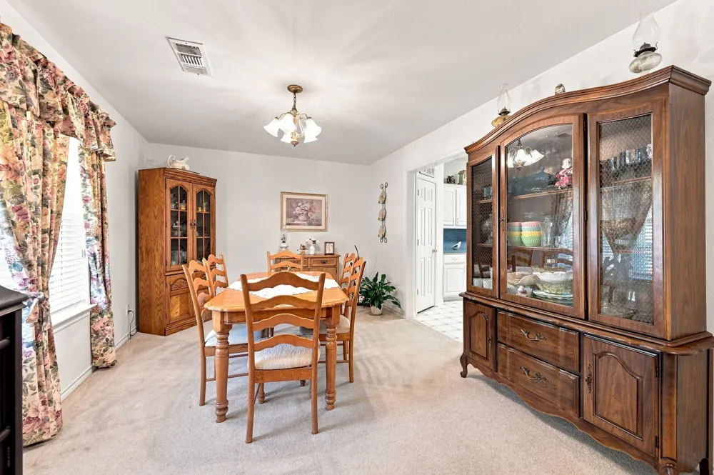 706 Georgetown Road Ovilla, TX 75154
