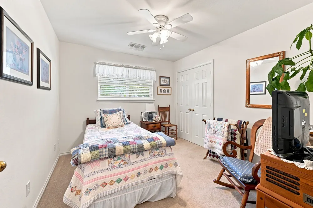 706 Georgetown Road Ovilla, TX 75154