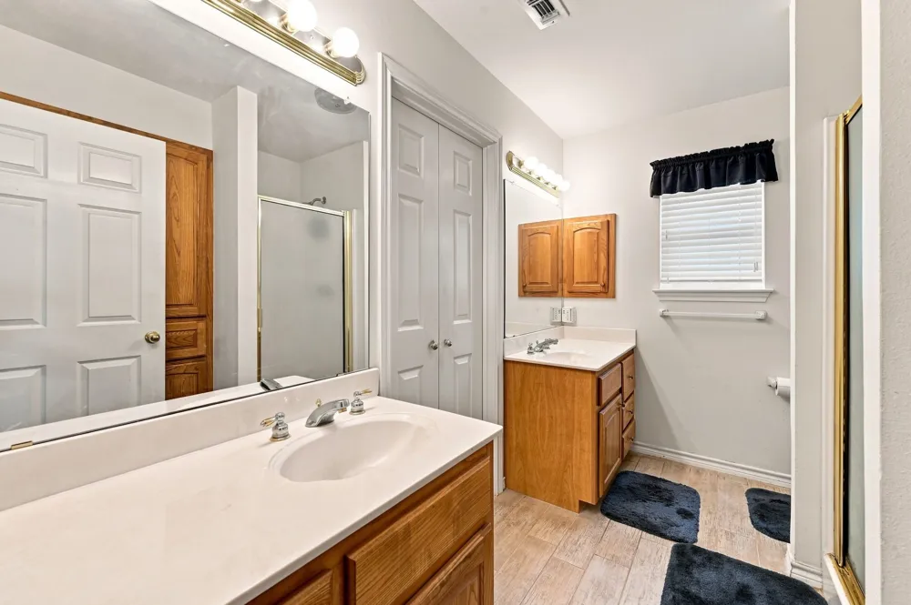 706 Georgetown Road Ovilla, TX 75154