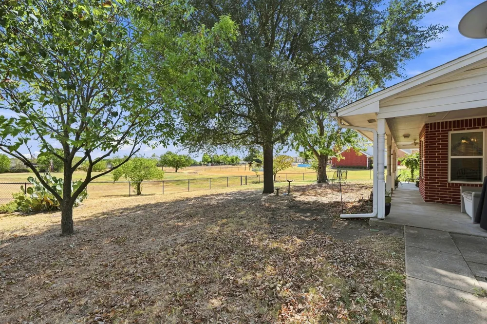 706 Georgetown Road Ovilla, TX 75154