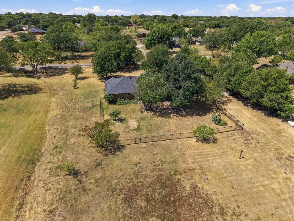 706 Georgetown Road Ovilla, TX 75154