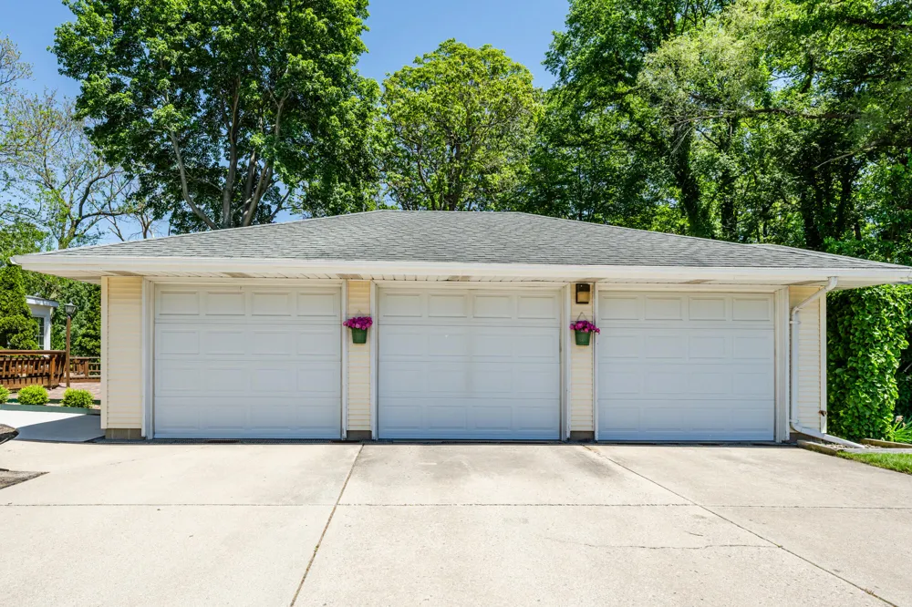 5221 Ridge Road Lincoln Charter Township, MI 49127