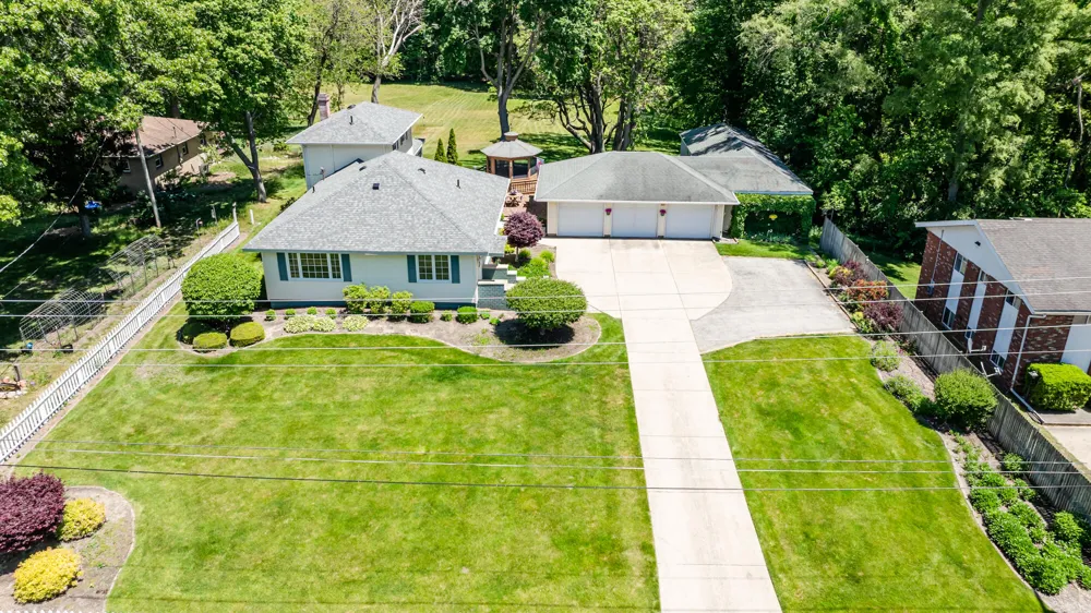 5221 Ridge Road Lincoln Charter Township, MI 49127