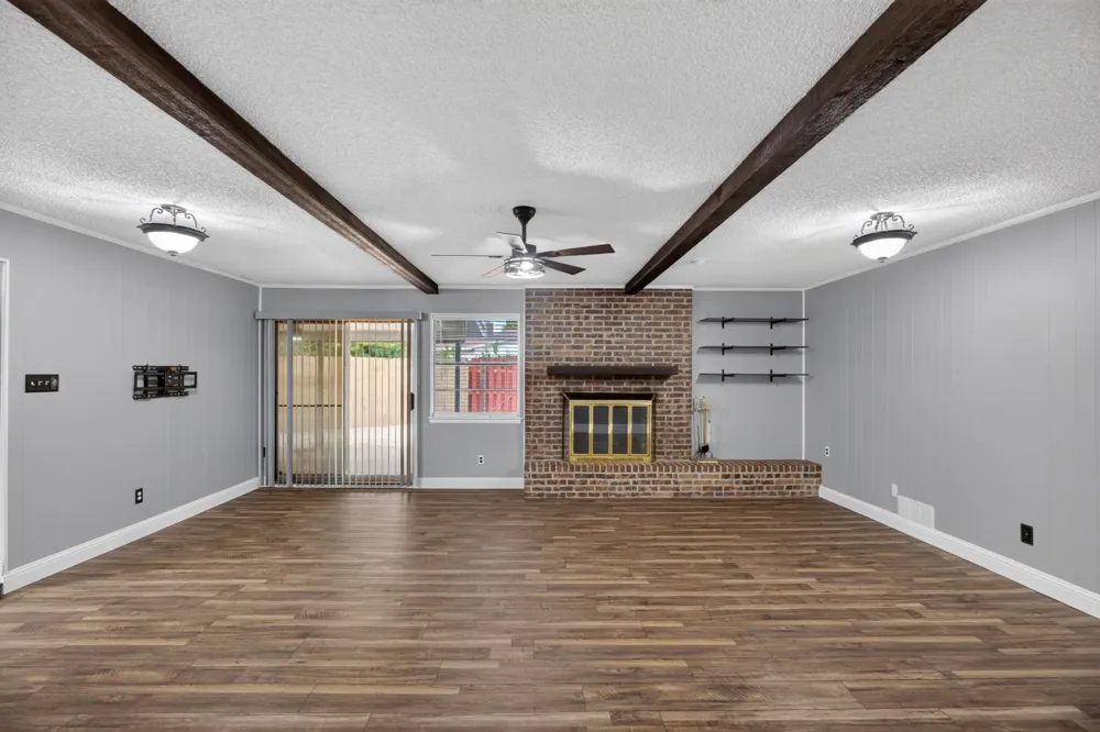 554 Taos Court Saginaw, TX 76179