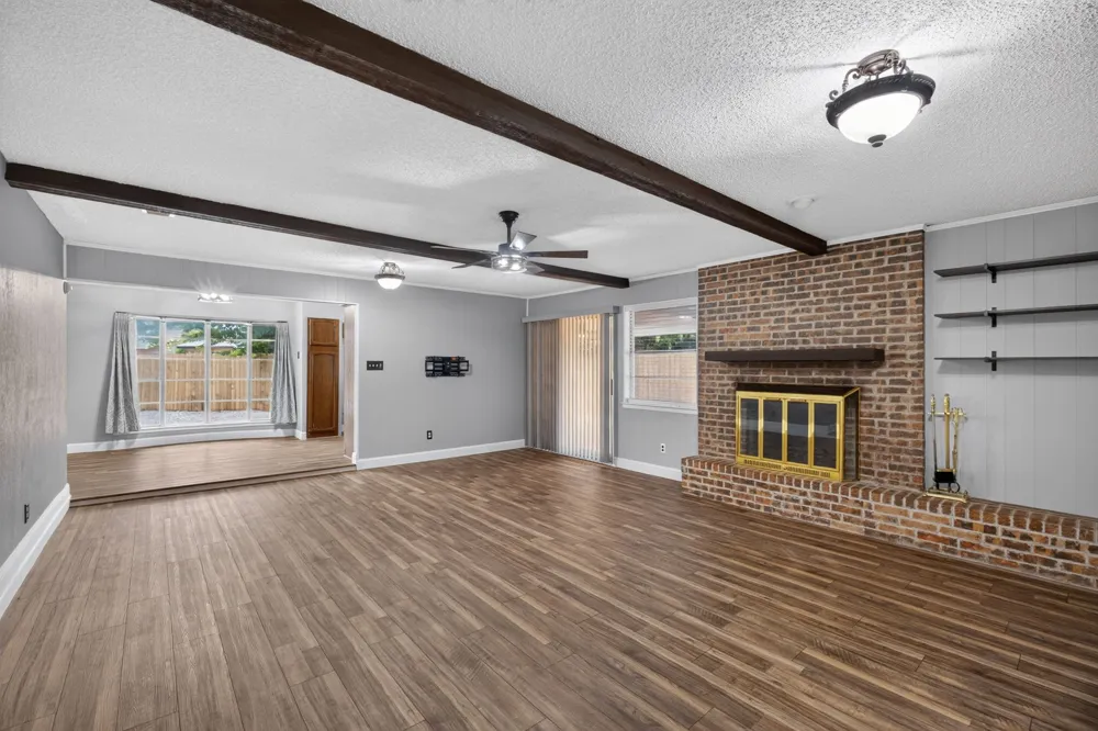 554 Taos Court Saginaw, TX 76179