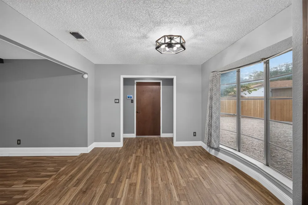 554 Taos Court Saginaw, TX 76179