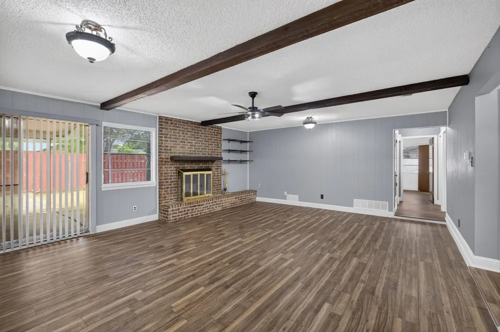 554 Taos Court Saginaw, TX 76179