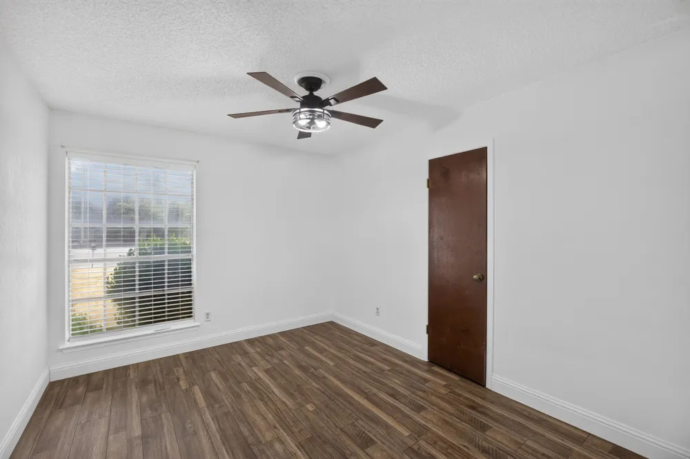554 Taos Court Saginaw, TX 76179