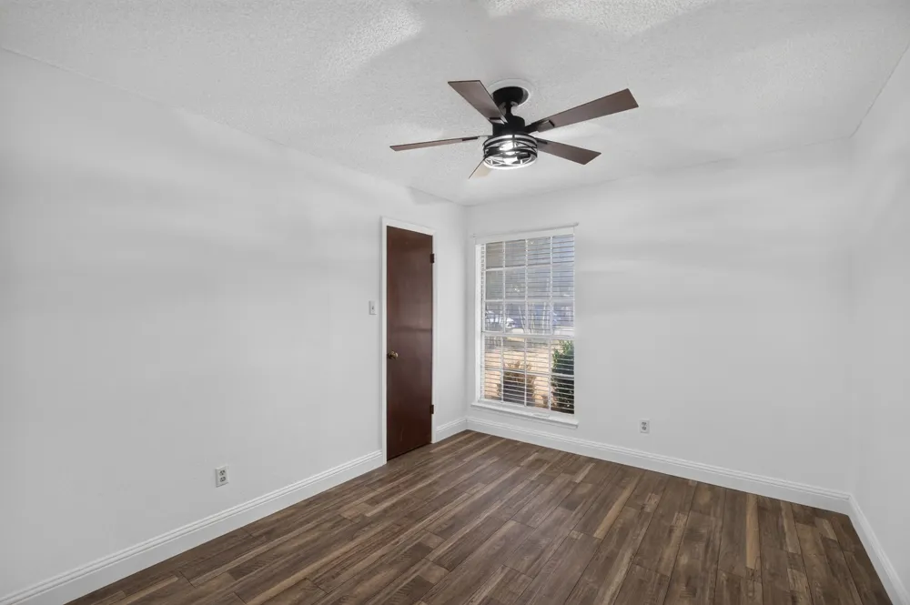 554 Taos Court Saginaw, TX 76179
