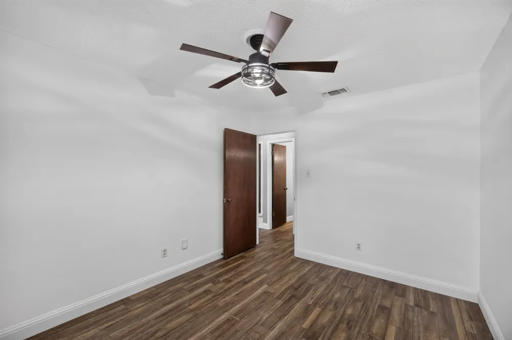 554 Taos Court Saginaw, TX 76179