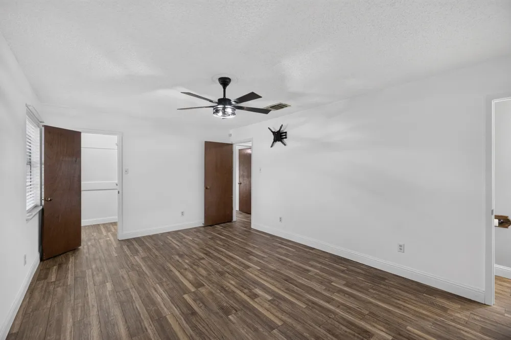 554 Taos Court Saginaw, TX 76179