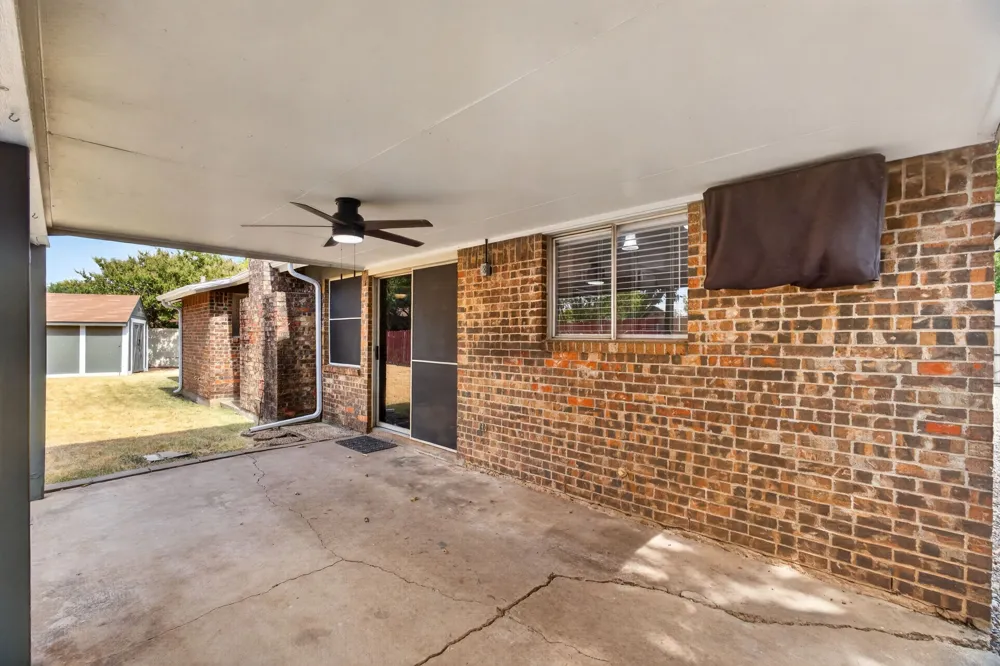 554 Taos Court Saginaw, TX 76179