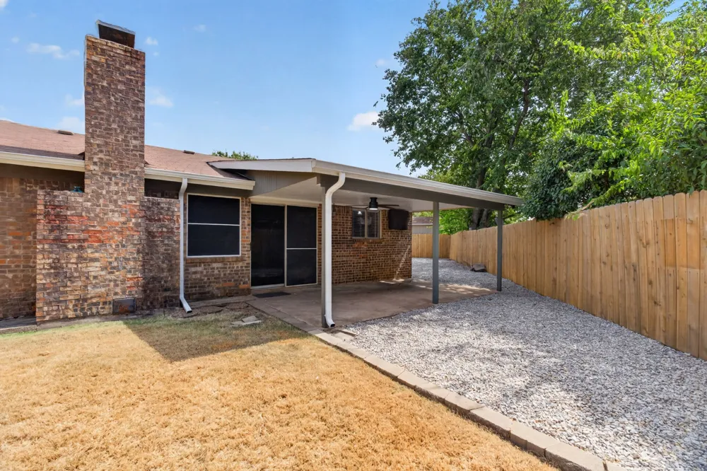 554 Taos Court Saginaw, TX 76179