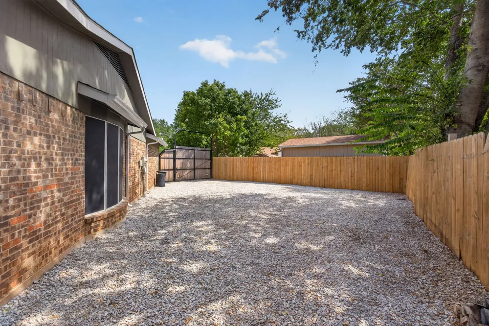 554 Taos Court Saginaw, TX 76179