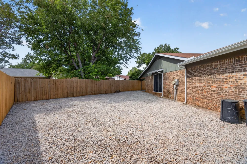 554 Taos Court Saginaw, TX 76179