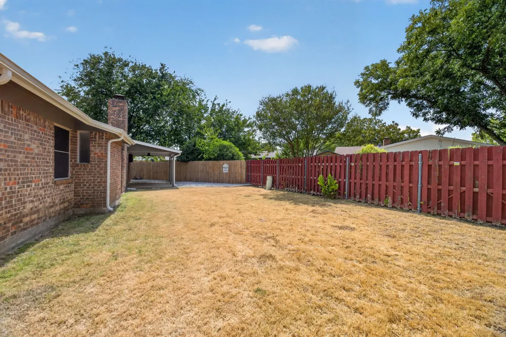 554 Taos Court Saginaw, TX 76179