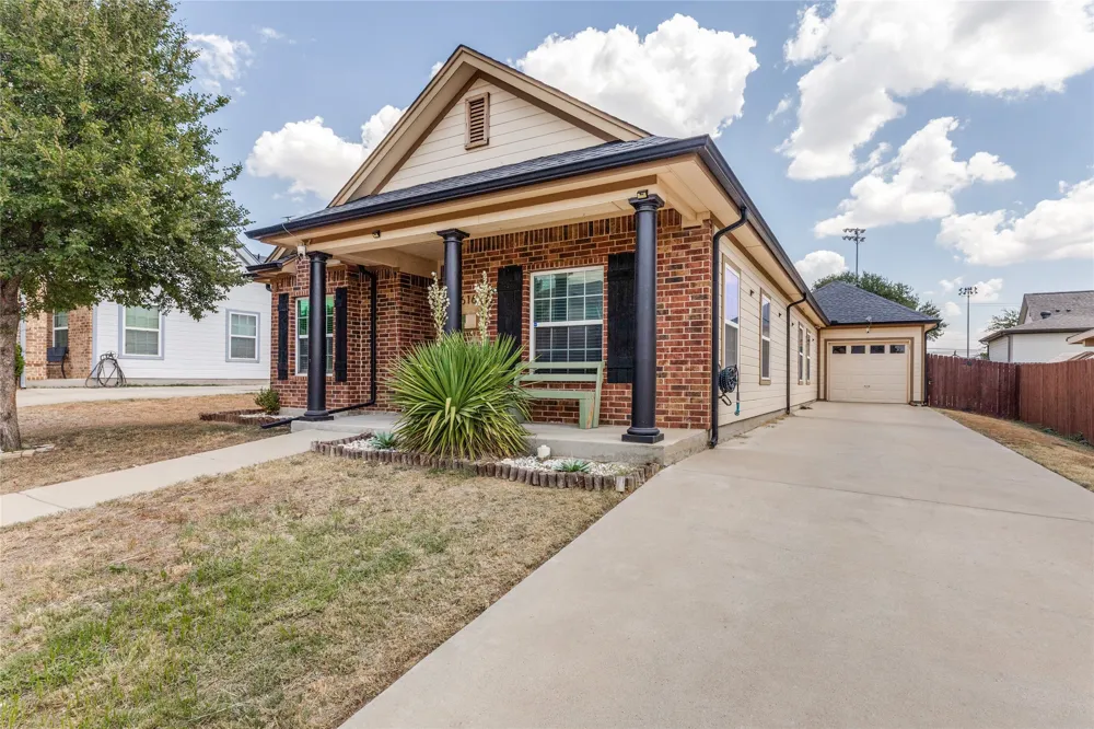 3616 Eagle Nest Street Fort Worth, TX 76106