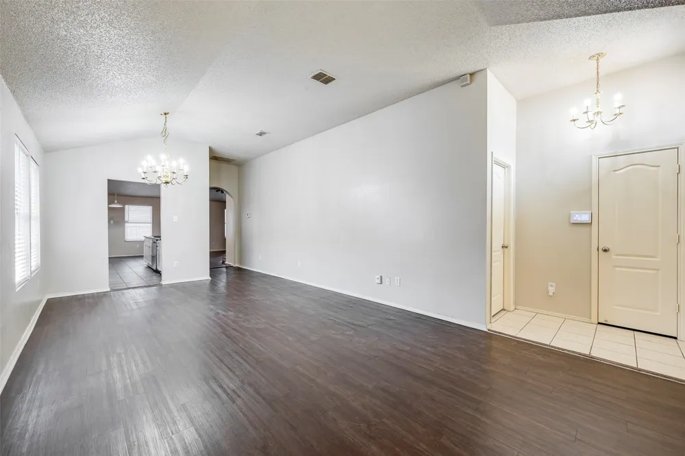 810 Engleside Drive Arlington, TX 76018