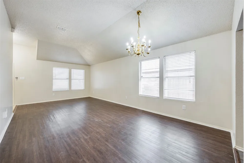 810 Engleside Drive Arlington, TX 76018