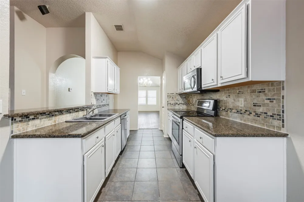 810 Engleside Drive Arlington, TX 76018
