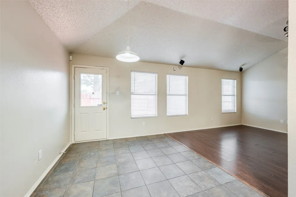 810 Engleside Drive Arlington, TX 76018
