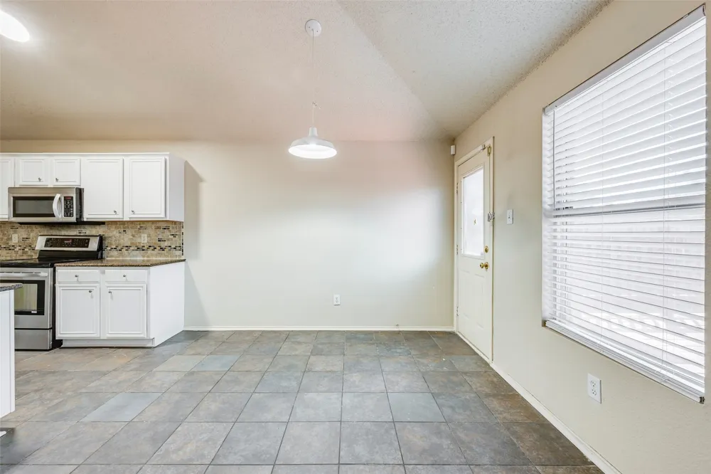 810 Engleside Drive Arlington, TX 76018