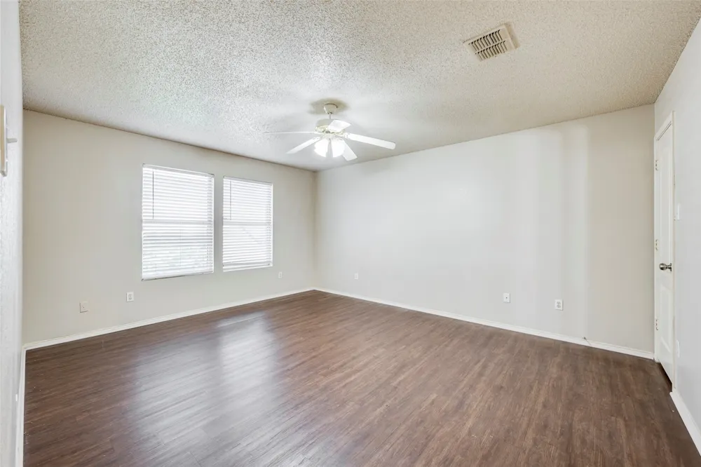 810 Engleside Drive Arlington, TX 76018
