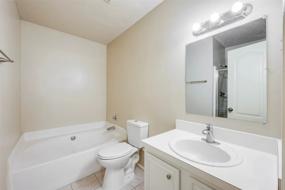 810 Engleside Drive Arlington, TX 76018
