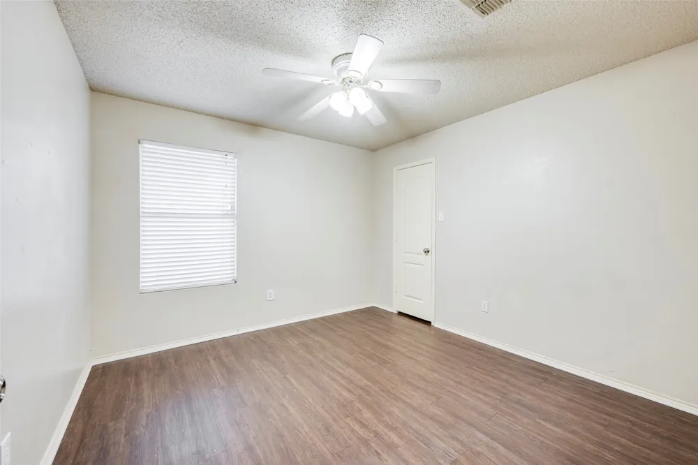 810 Engleside Drive Arlington, TX 76018