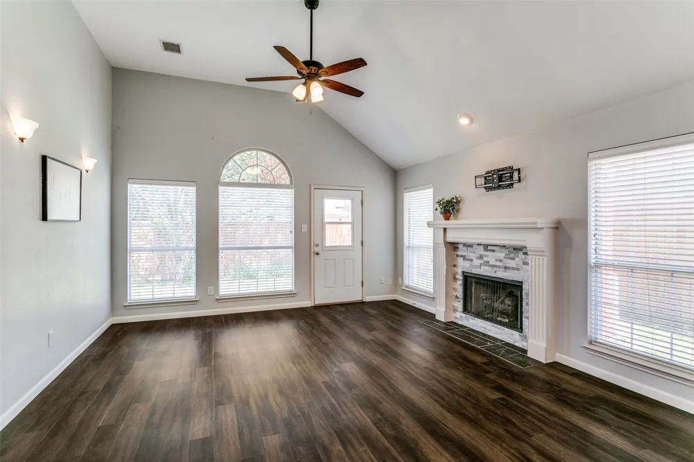 2107 Amherst Drive Lewisville, TX 75067