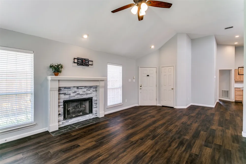 2107 Amherst Drive Lewisville, TX 75067
