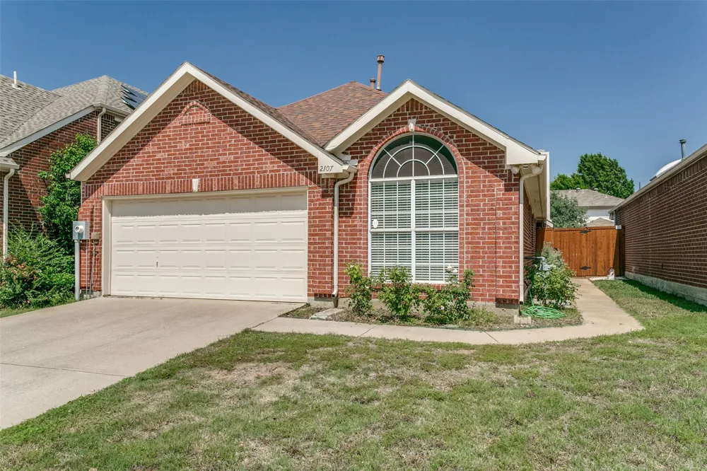 2107 Amherst Drive Lewisville, TX 75067
