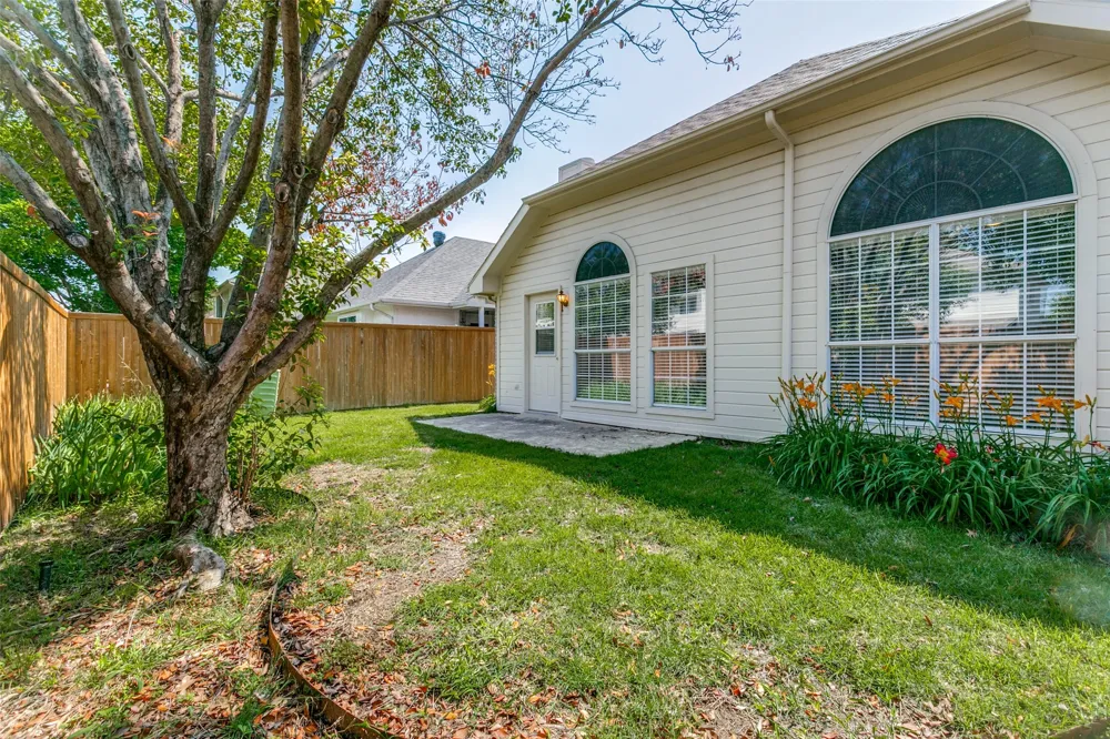 2107 Amherst Drive Lewisville, TX 75067