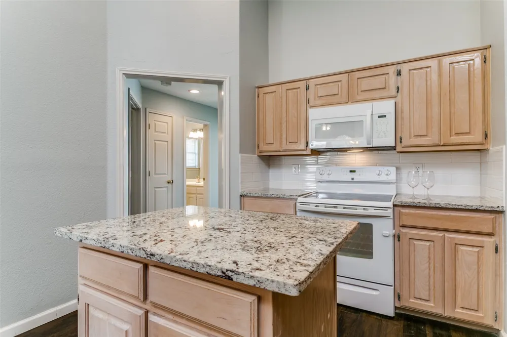 2107 Amherst Drive Lewisville, TX 75067