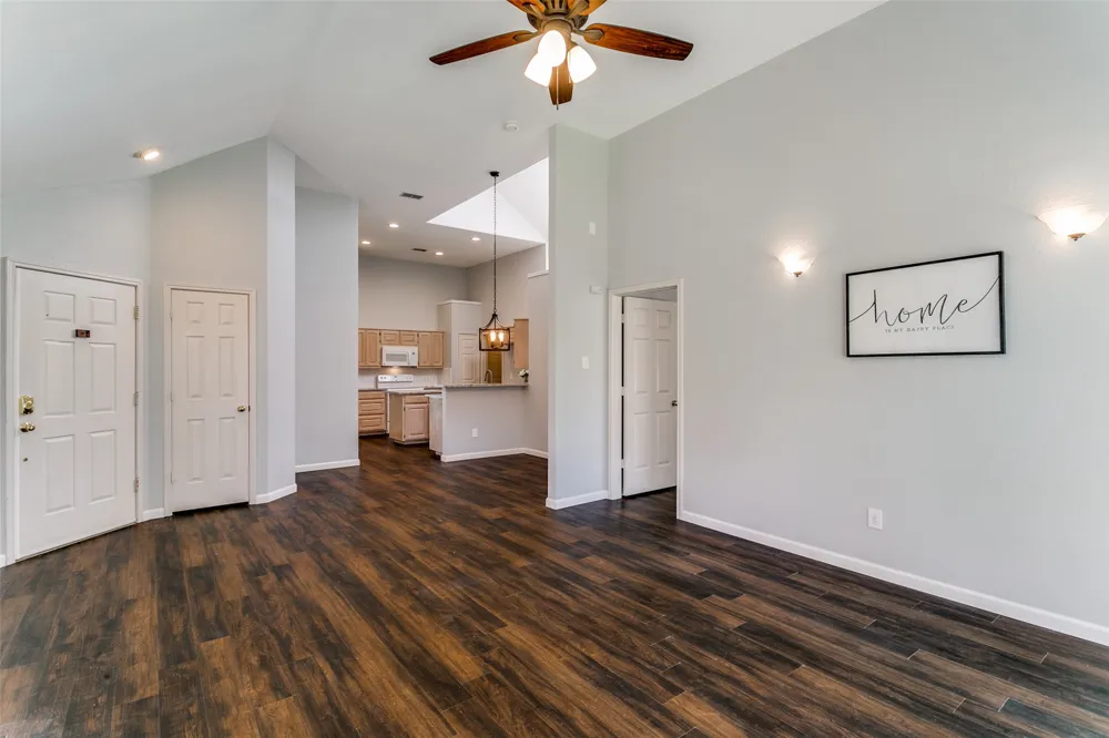 2107 Amherst Drive Lewisville, TX 75067