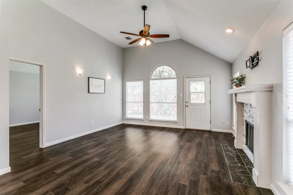 2107 Amherst Drive Lewisville, TX 75067