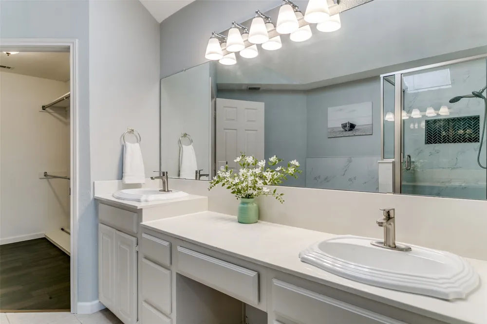 2107 Amherst Drive Lewisville, TX 75067