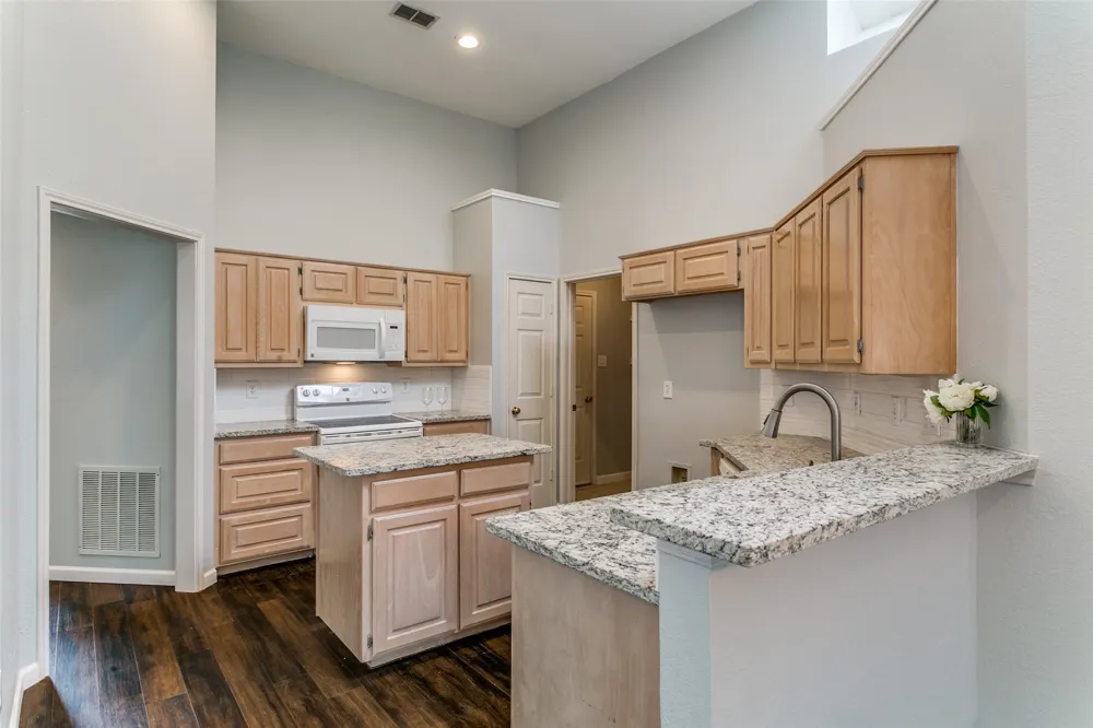 2107 Amherst Drive Lewisville, TX 75067