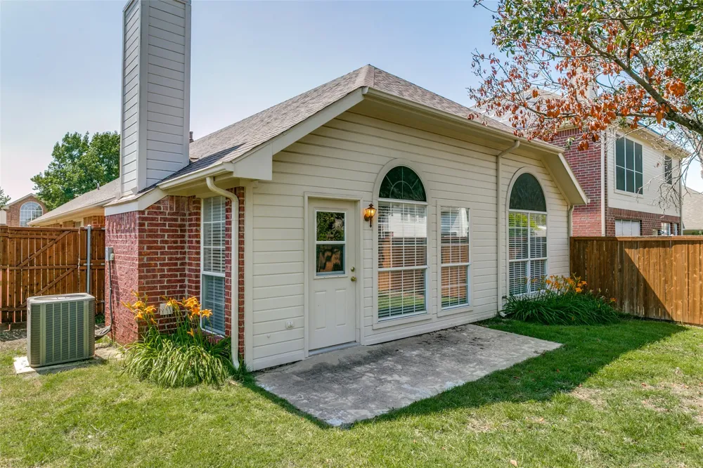 2107 Amherst Drive Lewisville, TX 75067