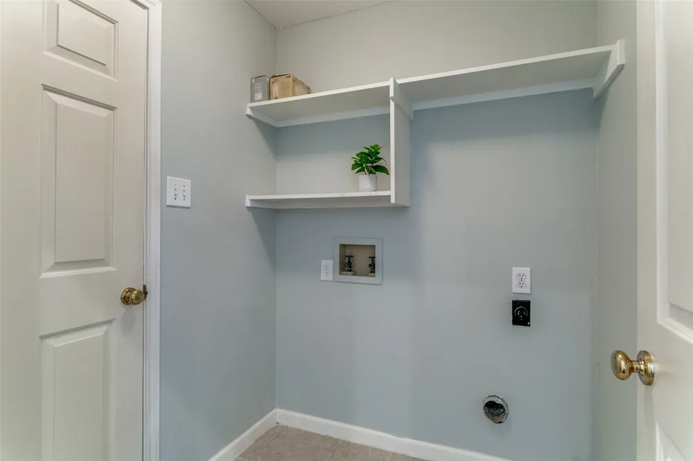 2107 Amherst Drive Lewisville, TX 75067