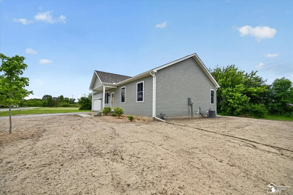 926 Ford Road Carleton Village, MI 48117