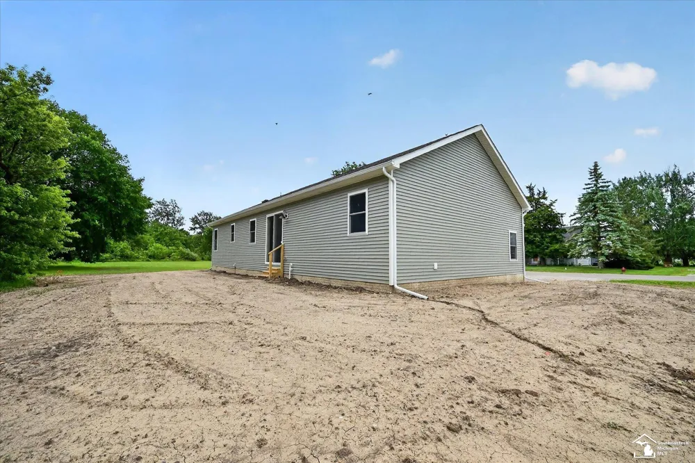 926 Ford Road Carleton Village, MI 48117
