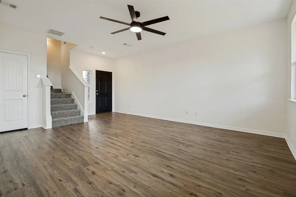 1403 Kinglet Drive Ennis, TX 75119
