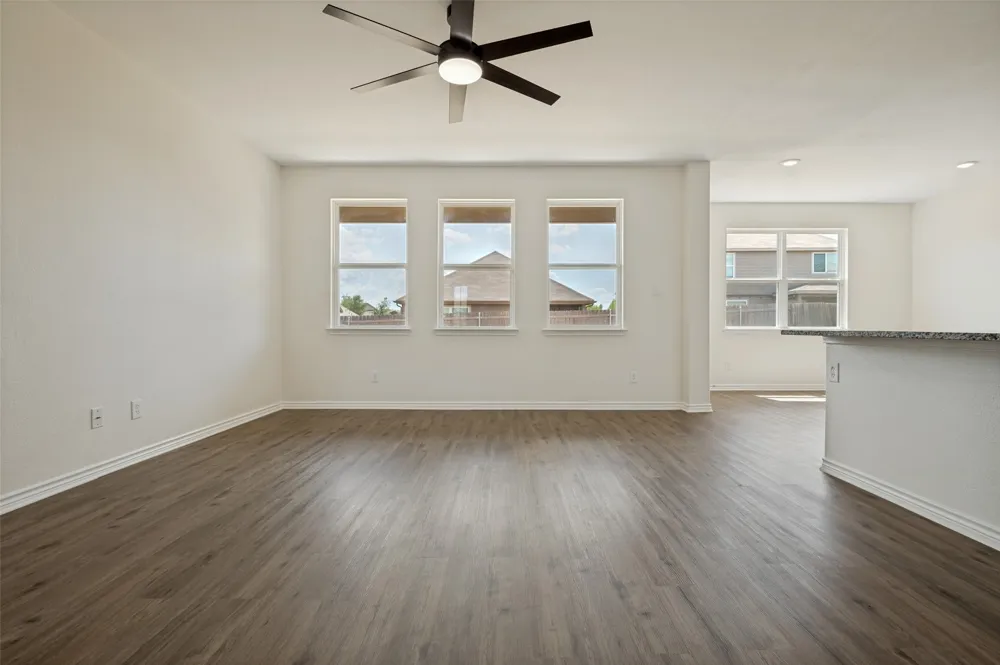 1403 Kinglet Drive Ennis, TX 75119