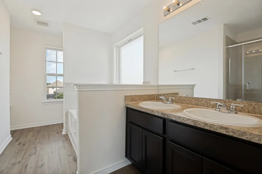 1403 Kinglet Drive Ennis, TX 75119