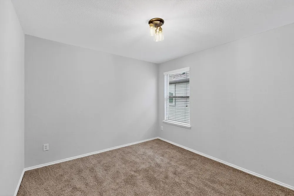 621 Big Horn Road Aubrey, TX 76227