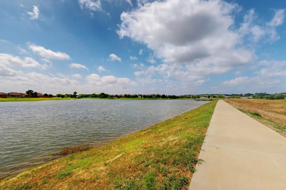 621 Big Horn Road Aubrey, TX 76227