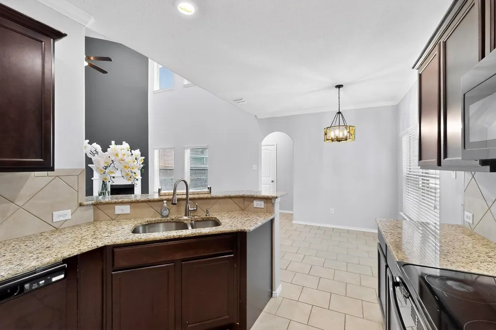 621 Big Horn Road Aubrey, TX 76227