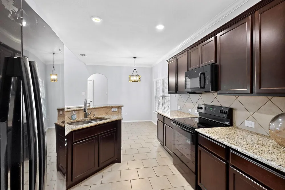 621 Big Horn Road Aubrey, TX 76227