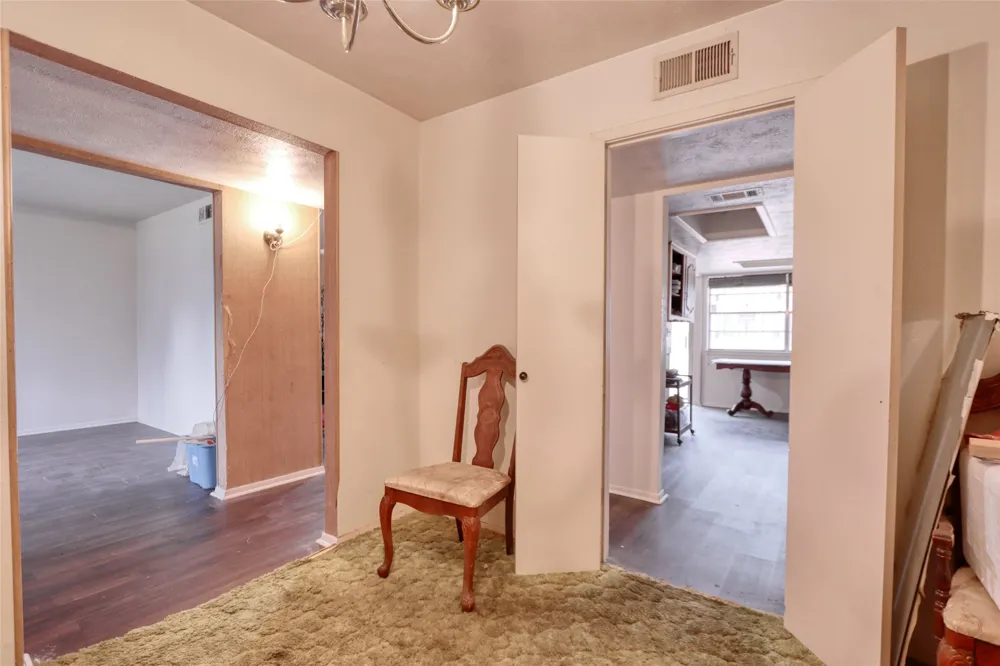 327 Penguin Drive Dallas, TX 75241